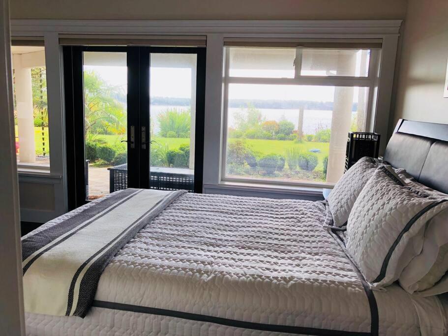 Saanichton Waterfront 2Br Suite With Superb Views المظهر الخارجي الصورة