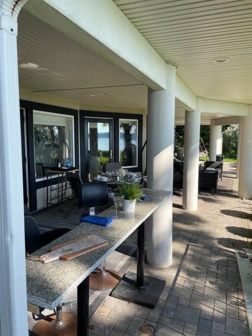 Saanichton Waterfront 2Br Suite With Superb Views المظهر الخارجي الصورة