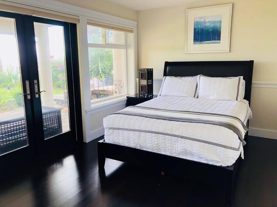 Saanichton Waterfront 2Br Suite With Superb Views المظهر الخارجي الصورة