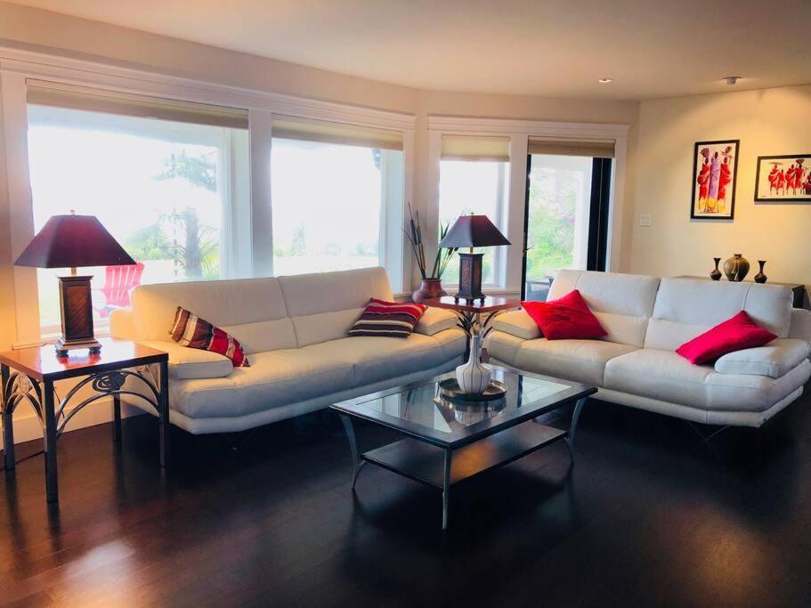 Saanichton Waterfront 2Br Suite With Superb Views المظهر الخارجي الصورة